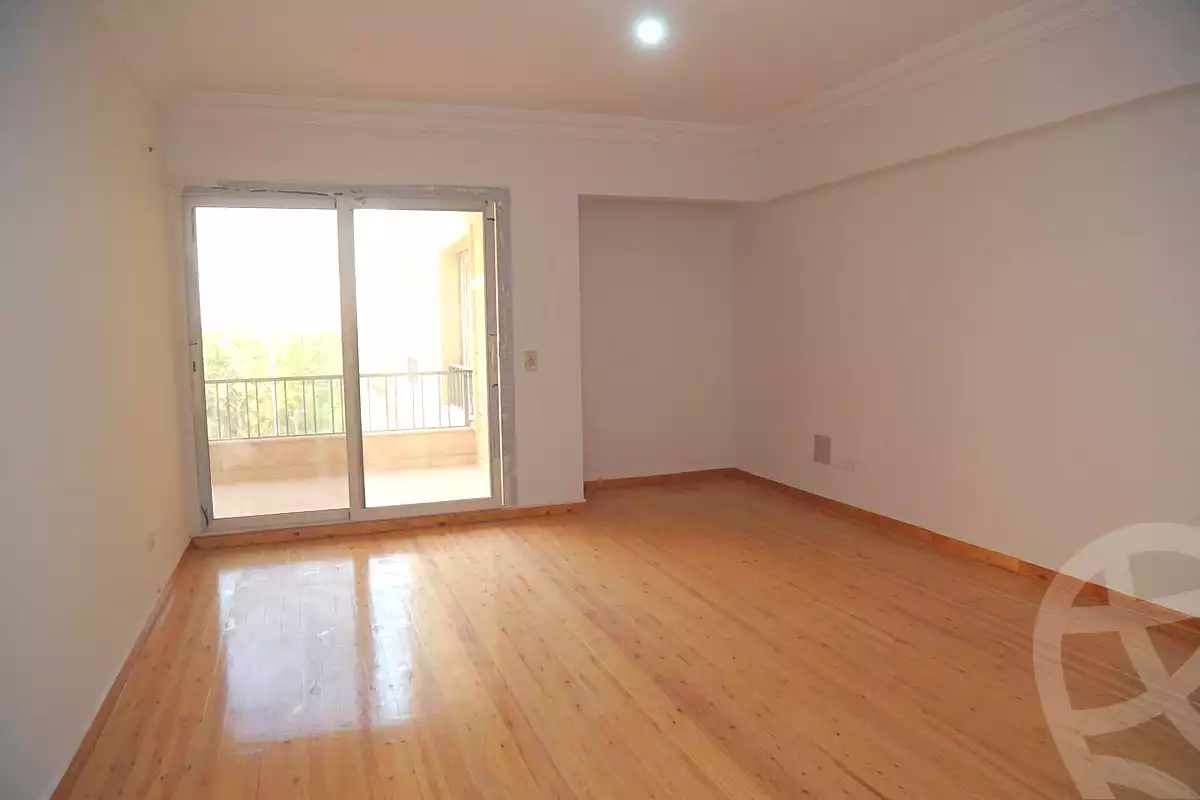 https://aqarmap.com.eg/ar/listing/7084345-for-sale-cairo-new-cairo-ganob-el-akadamiya-south-academy-b-taha-hussein-st