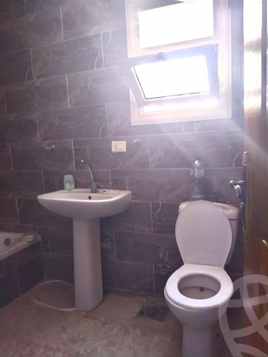 https://aqarmap.com.eg/ar/listing/7086262-for-rent-alexandria-miami-el-gaish-rd-st