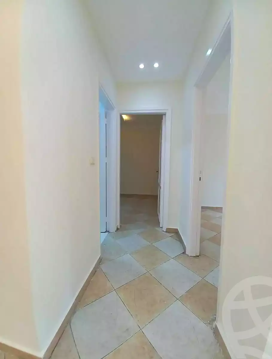 https://aqarmap.com.eg/ar/listing/7086531-for-sale-alexandria-el-asafra-shr-45