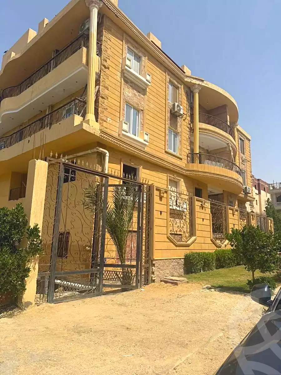 https://aqarmap.com.eg/en/listing/7087748-for-sale-cairo-new-cairo-el-ahyaa-first-neighborhood-street-1