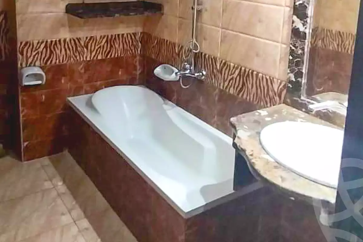 https://aqarmap.com.eg/ar/listing/7088297-for-sale-alexandria-miami-shr-jml-bd-lnsr