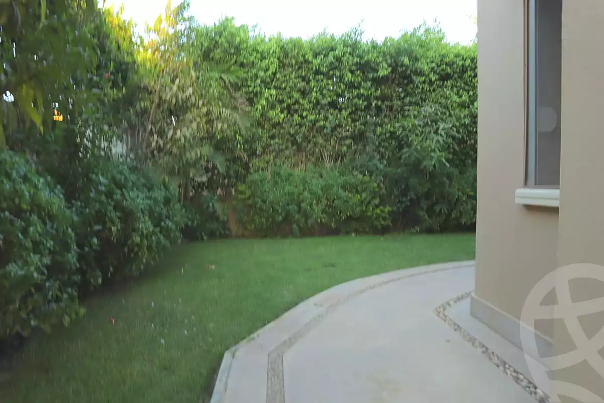 https://aqarmap.com.eg/ar/listing/7088318-for-sale-cairo-new-cairo-compounds-hyde-park-centre-ville-hyde-park