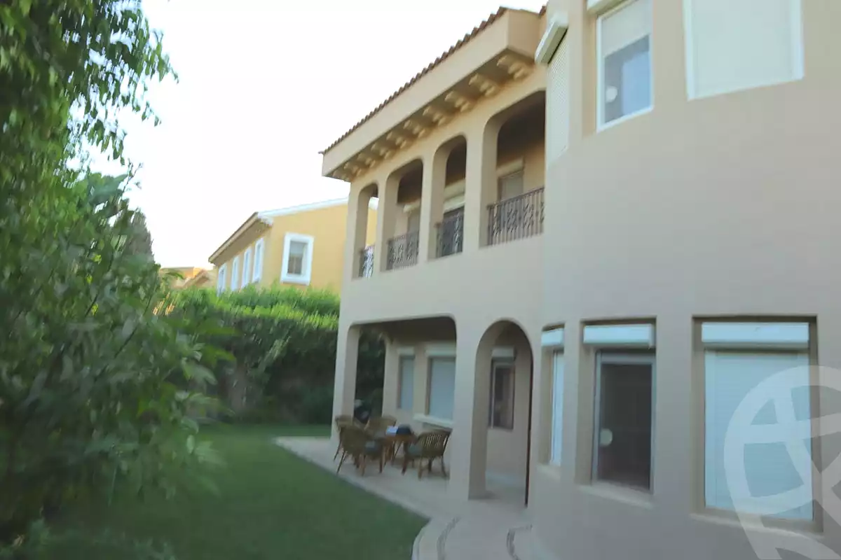 https://aqarmap.com.eg/ar/listing/7088318-for-sale-cairo-new-cairo-compounds-hyde-park-centre-ville-hyde-park