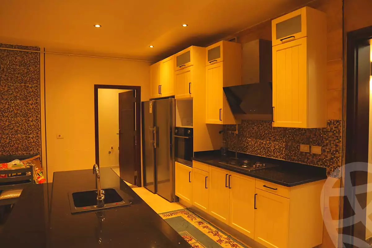 https://aqarmap.com.eg/ar/listing/7088318-for-sale-cairo-new-cairo-compounds-hyde-park-centre-ville-hyde-park
