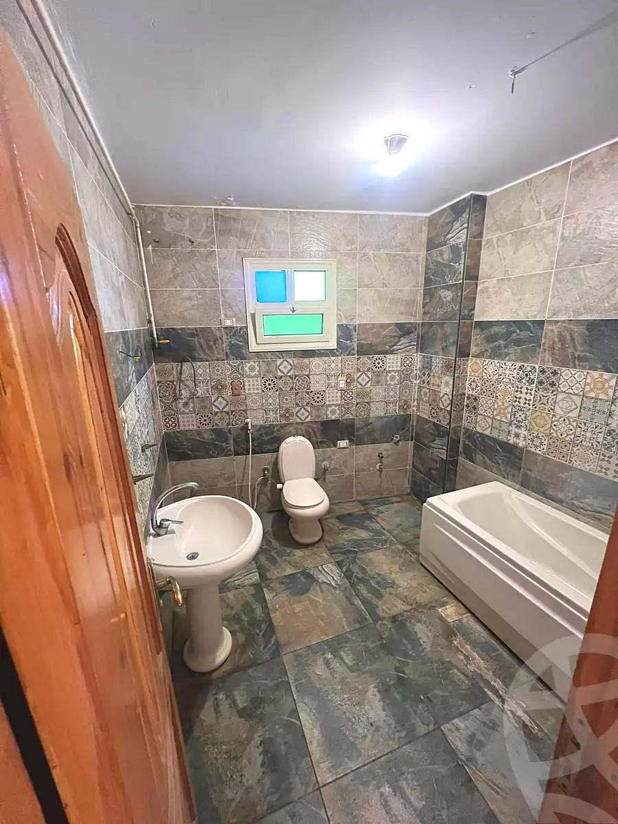 https://aqarmap.com.eg/ar/listing/7088407-for-sale-cairo-el-sheikh-zayed-city-el-hay-elasher-street-100