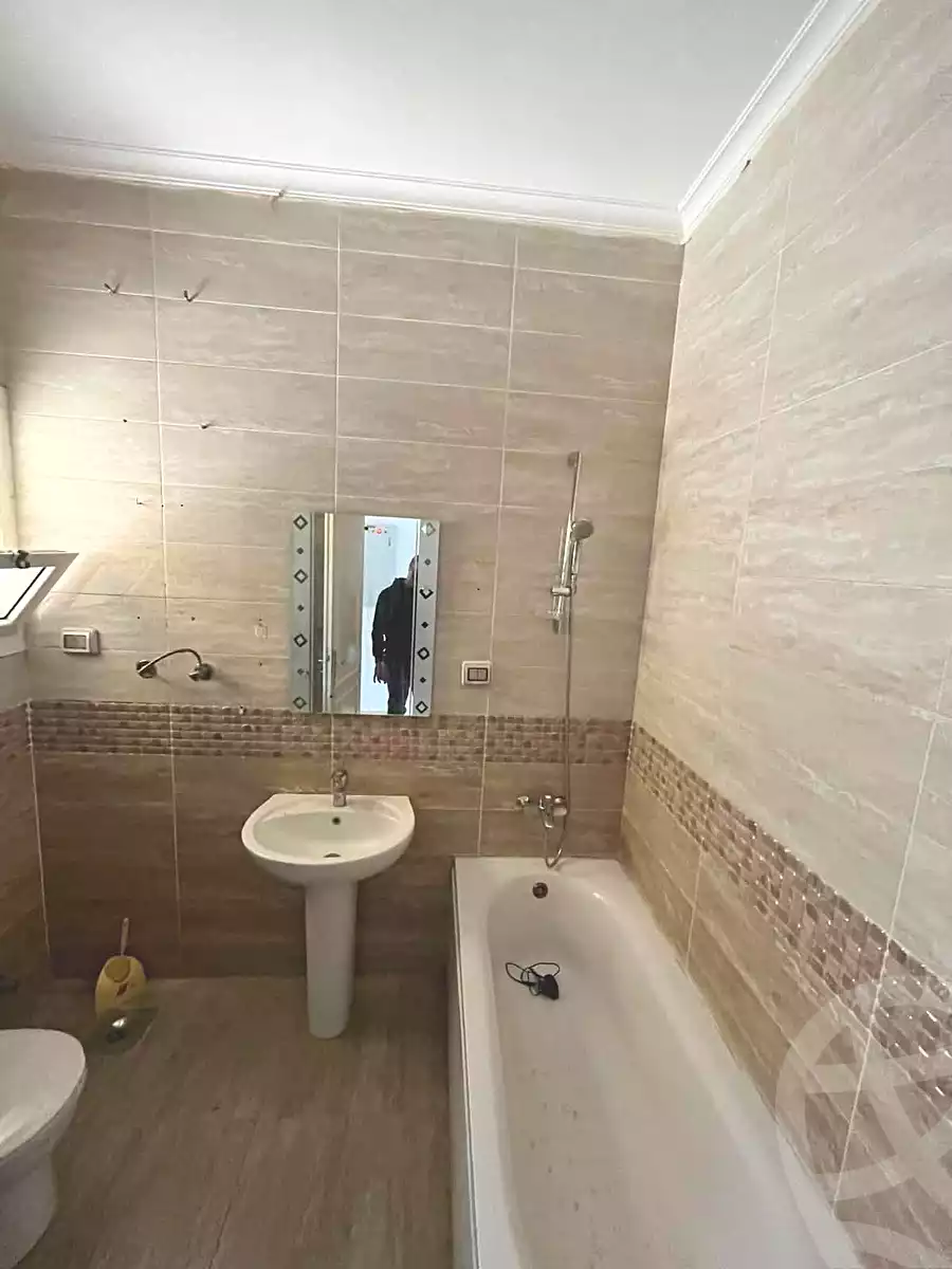 https://aqarmap.com.eg/en/listing/7089806-for-rent-cairo-new-cairo-lrhb-city-mtdd-lrhb-phase-9