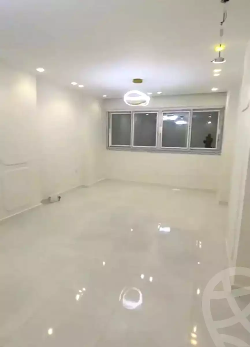 https://aqarmap.com.eg/ar/listing/7091353-for-sale-alexandria-al-agamy-lbytsh-bianchiii
