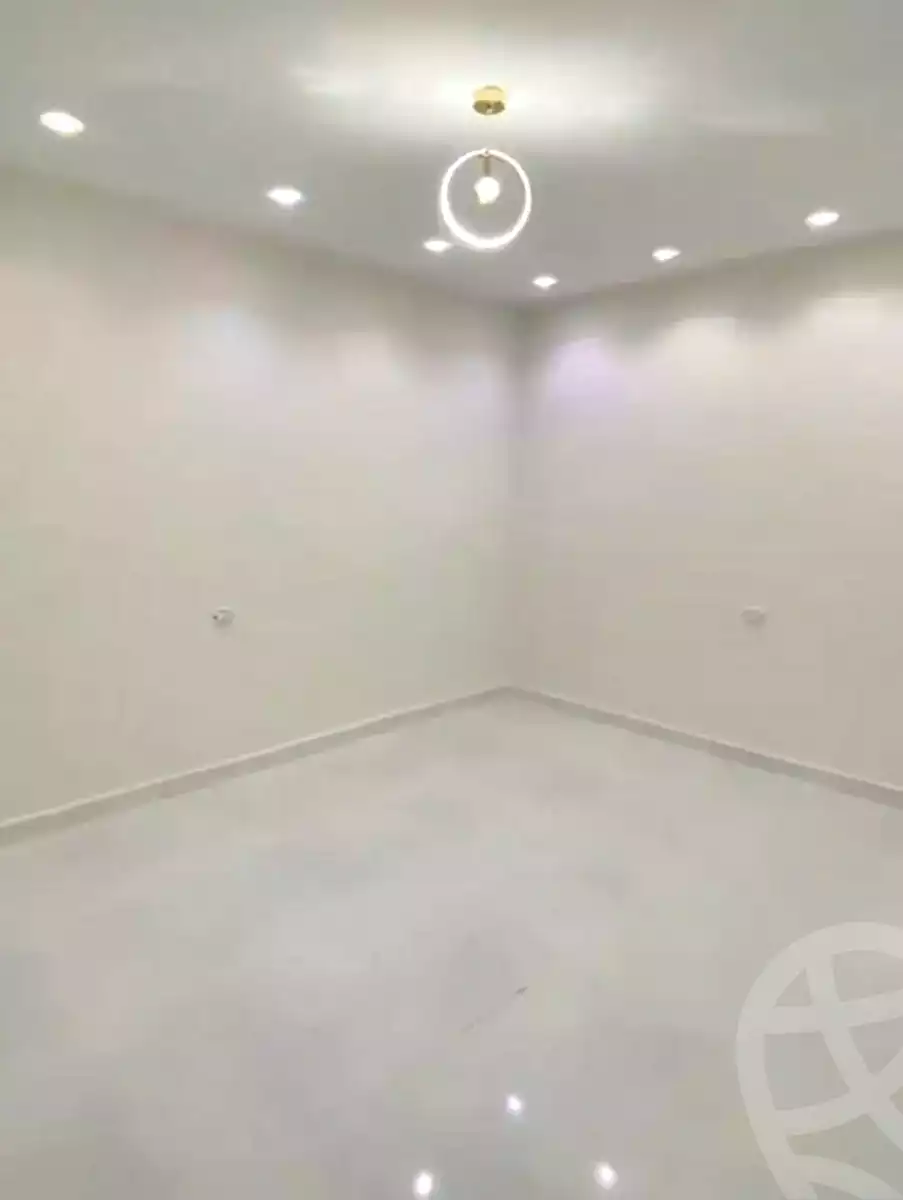 https://aqarmap.com.eg/ar/listing/7091353-for-sale-alexandria-al-agamy-lbytsh-bianchiii