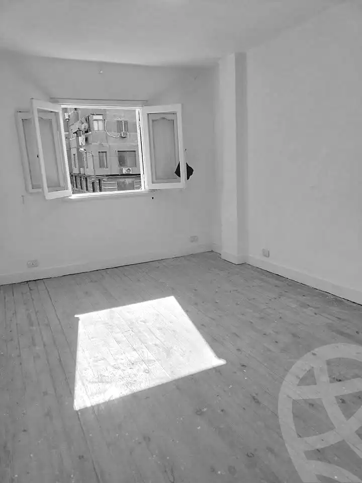 https://aqarmap.com.eg/en/listing/7091435-for-rent-alexandria-lsywf-gamila-abu-herid-st