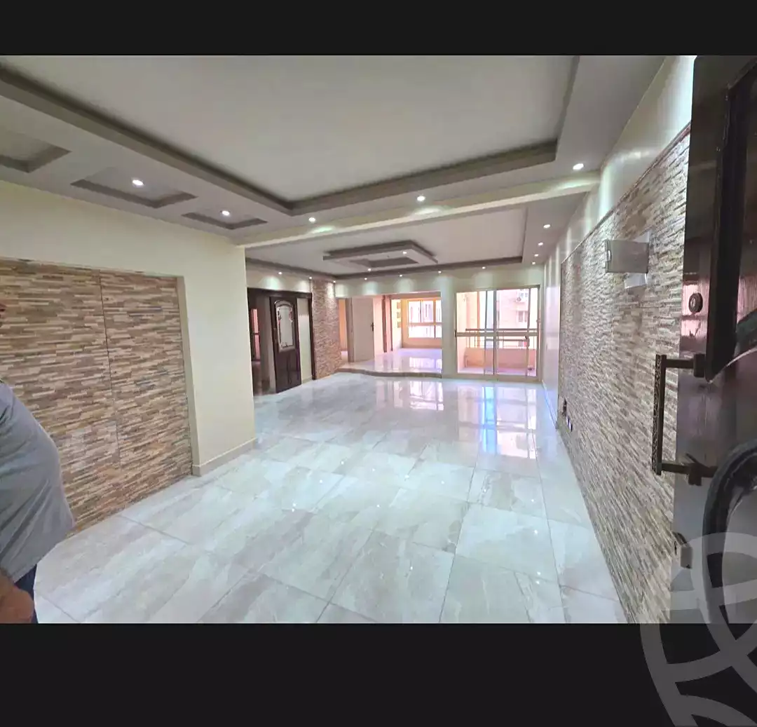 https://aqarmap.com.eg/ar/listing/7091516-for-sale-alexandria-moharram-bey