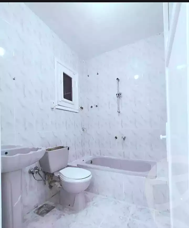 https://aqarmap.com.eg/ar/listing/7091914-for-sale-alexandria-al-agamy-shataa-el-nakheel