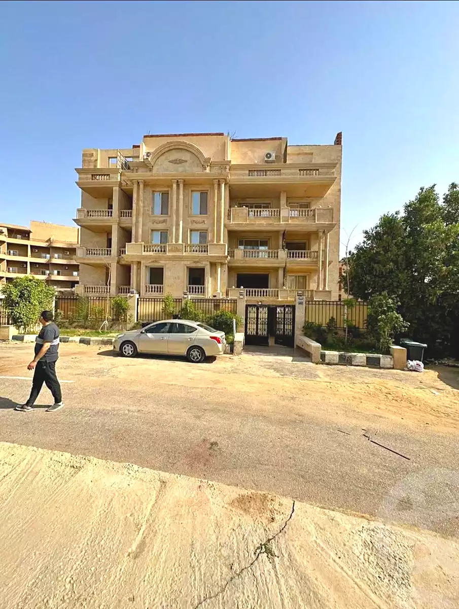 https://aqarmap.com.eg/ar/listing/7091948-for-sale-cairo-new-cairo-el-narges-el-narges-2-pilot-halawany-st