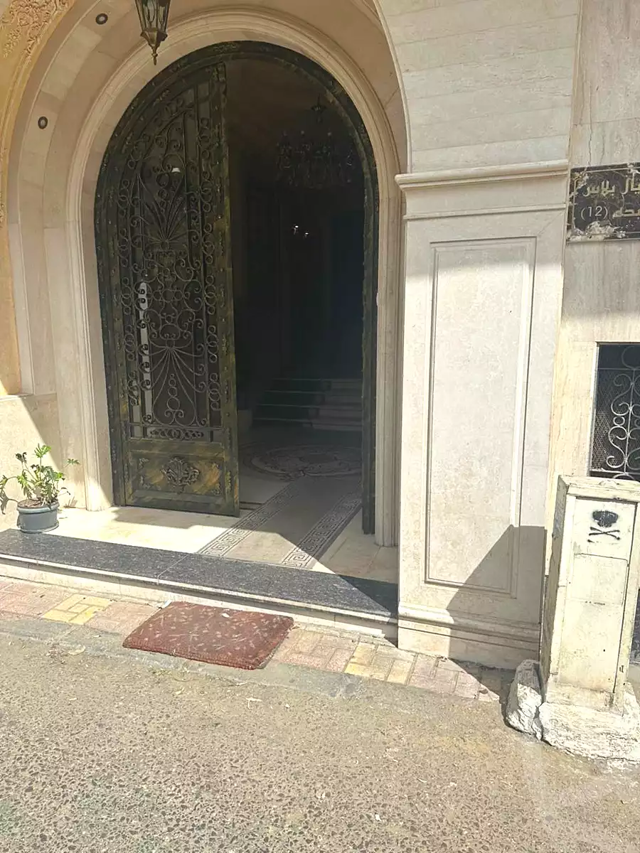 https://aqarmap.com.eg/en/listing/7085954-for-sale-alexandria-kafr-abdo-kafr-abdou-st
