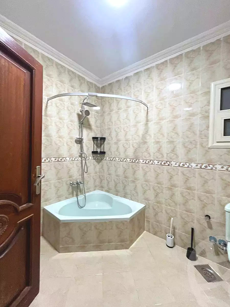 https://aqarmap.com.eg/en/listing/7093195-for-sale-cairo-new-cairo-el-ahyaa-fifth-neighborhood-street-28