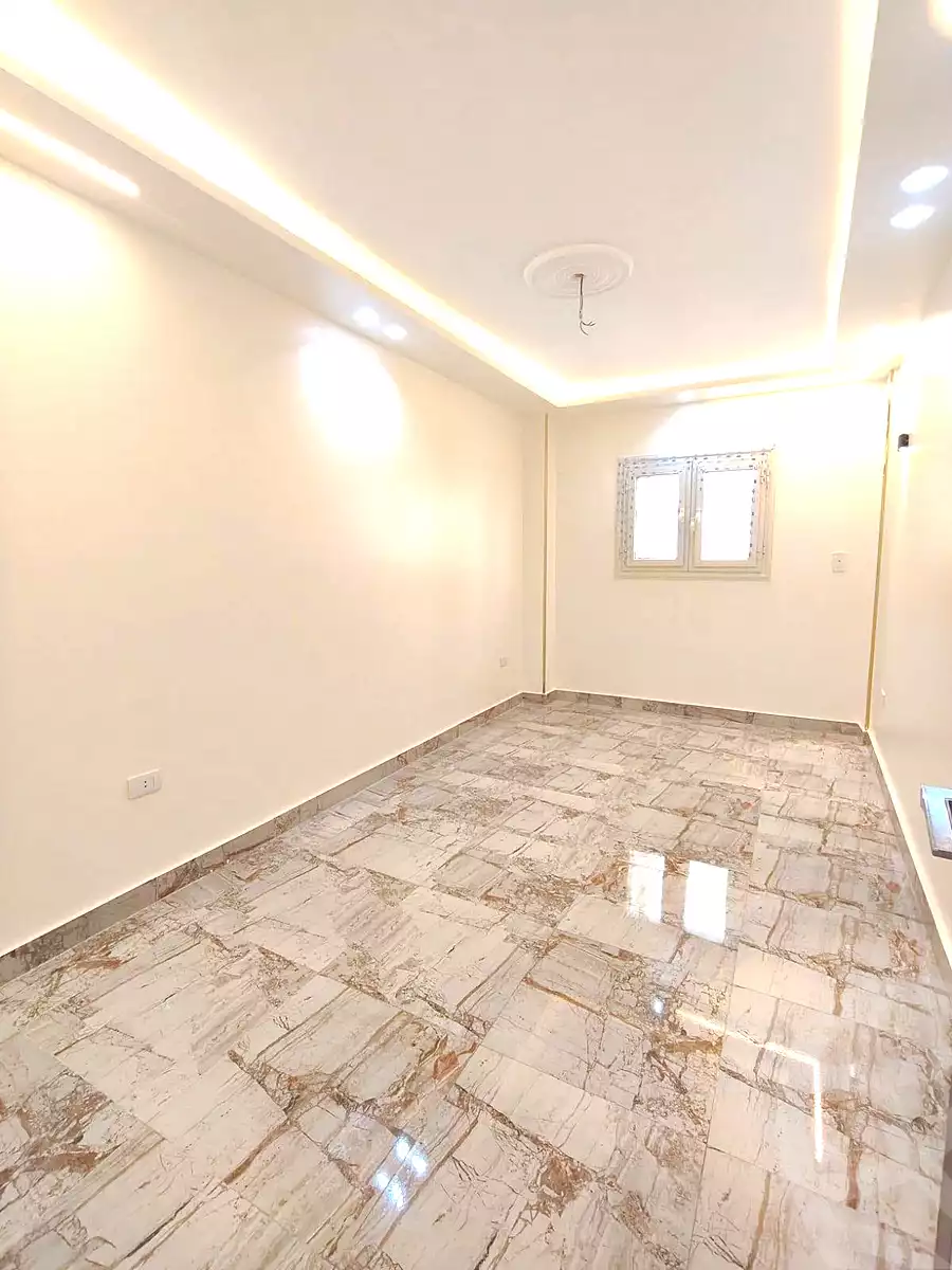 https://aqarmap.com.eg/ar/listing/7093351-for-sale-alexandria-sydy-bshr-sydy-bshr-bhry-khalil-hamada-st