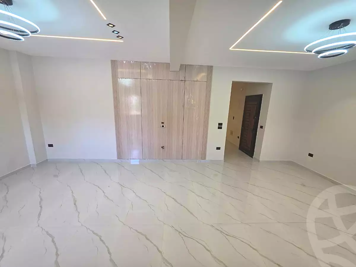 https://aqarmap.com.eg/ar/listing/7094164-for-sale-cairo-new-cairo-south-investors-zizinia-st