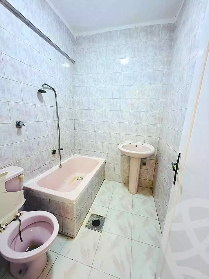 https://aqarmap.com.eg/ar/listing/7091460-for-sale-alexandria-al-agamy-shataa-el-nakheel
