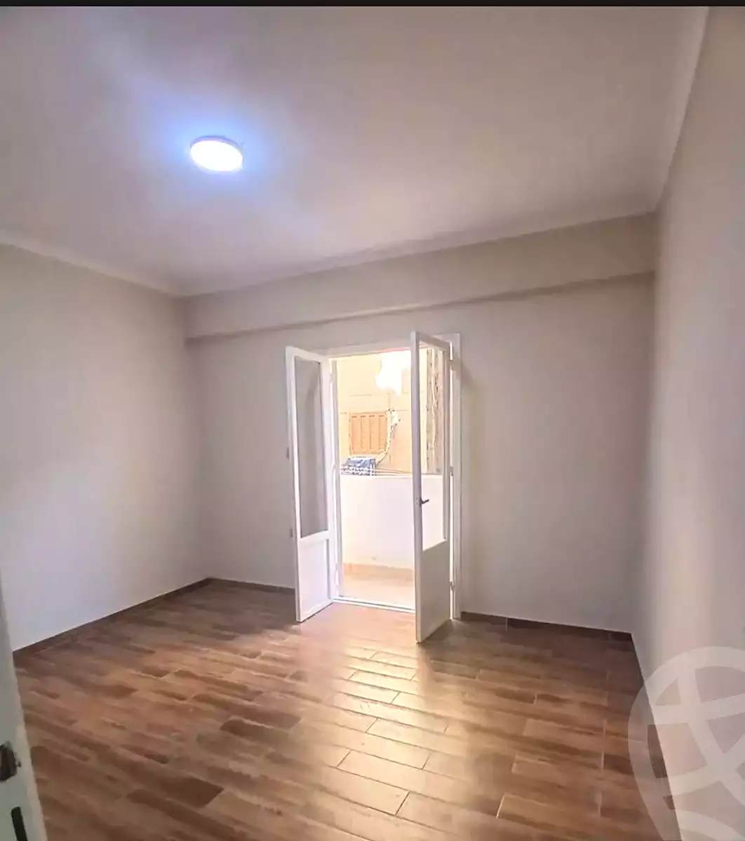 https://aqarmap.com.eg/en/listing/7094520-for-sale-alexandria-el-asafra-ahmed-tiesser-st