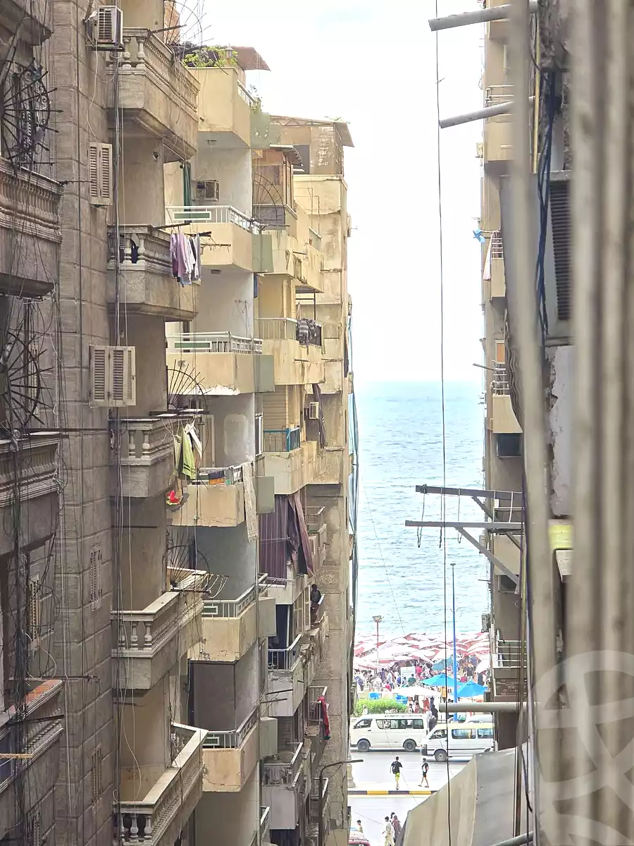 https://aqarmap.com.eg/en/listing/7094716-for-sale-alexandria-el-mandara-shr-jml-bd-lnsr