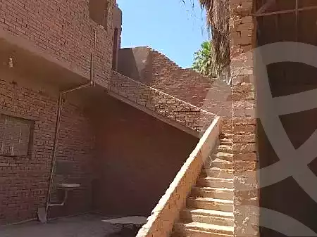 https://aqarmap.com.eg/ar/listing/7095106-for-sale-cairo-helwan-kwrnysh-hlwn