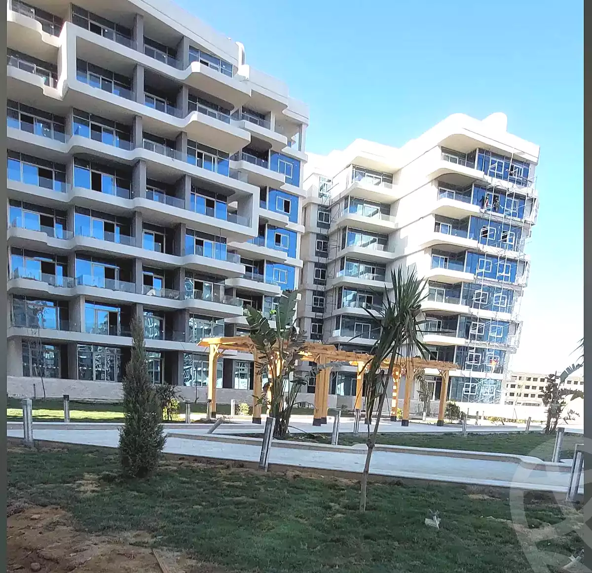 https://aqarmap.com.eg/ar/listing/7095157-for-sale-cairo-new-administrative-capital-r7-kmbwnd-syrnw-nyw-bln-llttwyr