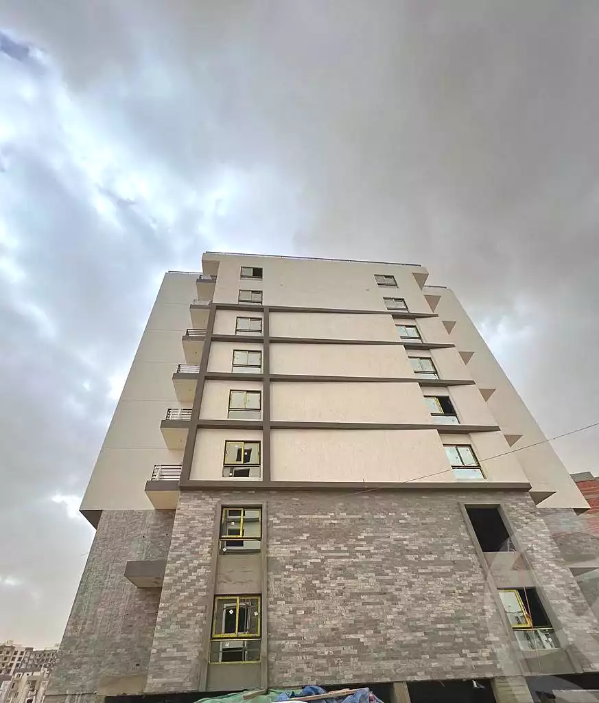 https://aqarmap.com.eg/ar/listing/7095299-for-sale-cairo-new-administrative-capital-r7-green-avenue