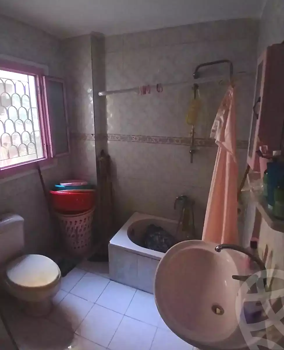 https://aqarmap.com.eg/en/listing/7095836-for-sale-alexandria-ganaklis-shr-mrtdy-bsh