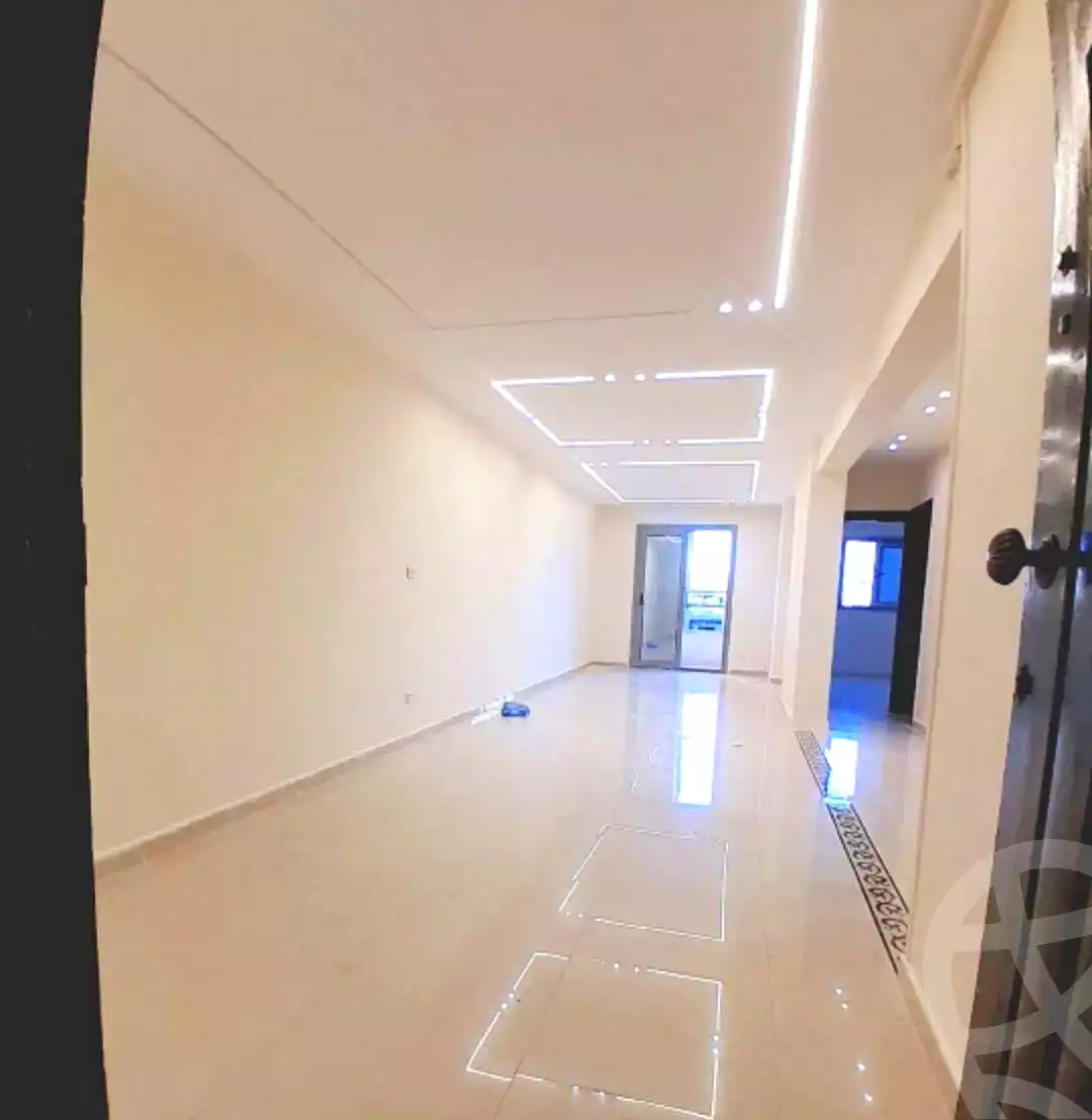 https://aqarmap.com.eg/ar/listing/7095991-for-sale-alexandria-el-asafra-shr-45