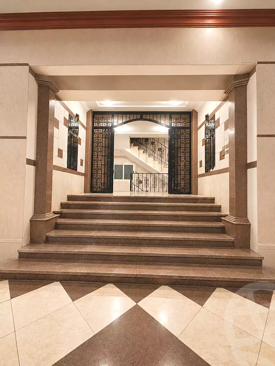 https://aqarmap.com.eg/ar/listing/7096200-for-sale-cairo-6th-of-october-el-ahyaa-neighborhood-10th