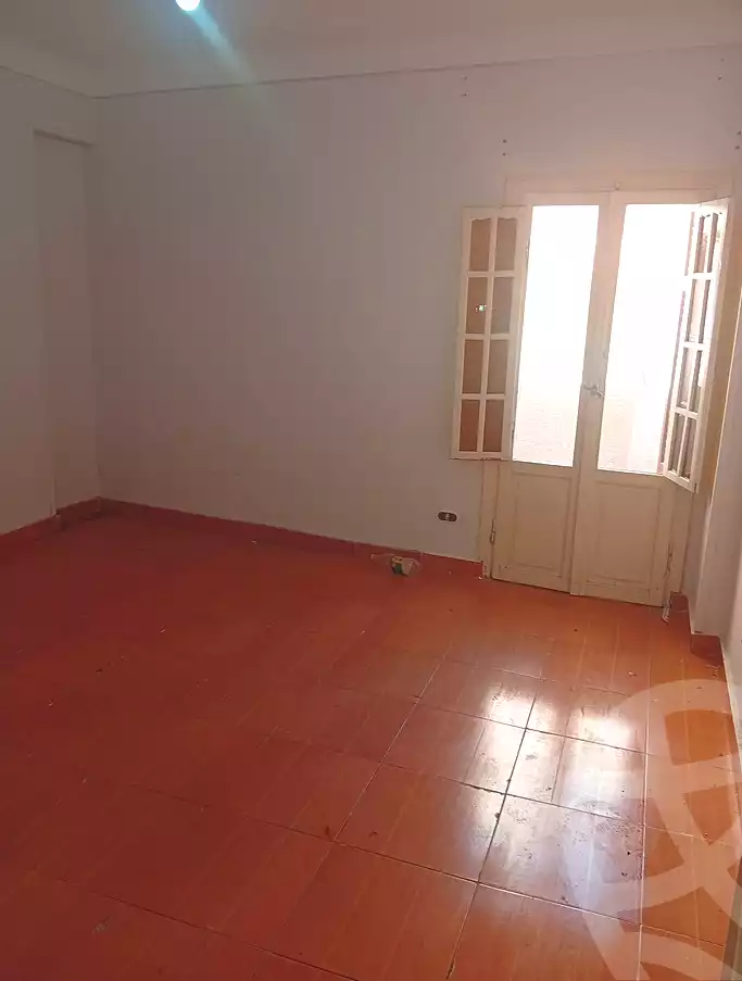 https://aqarmap.com.eg/en/listing/7096385-for-sale-alexandria-alhadara-new-el-hadra-mohammed-abd-el-aleem-st