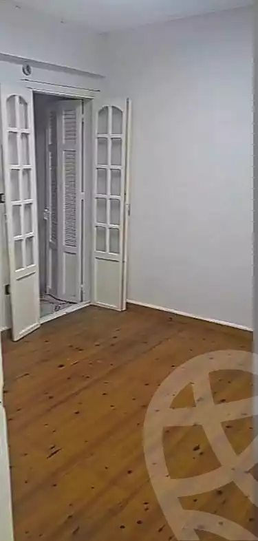 https://aqarmap.com.eg/ar/listing/7096515-for-rent-alexandria-miami
