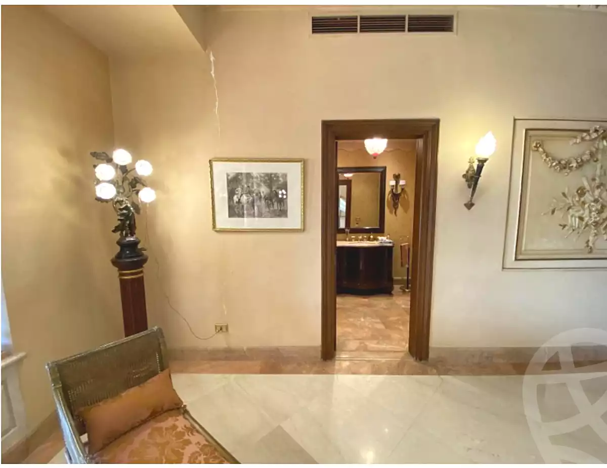 https://aqarmap.com.eg/ar/listing/7096888-for-sale-cairo-6th-of-october-compounds-kmbwnd-b-twn-ryl-styt-llttwyr