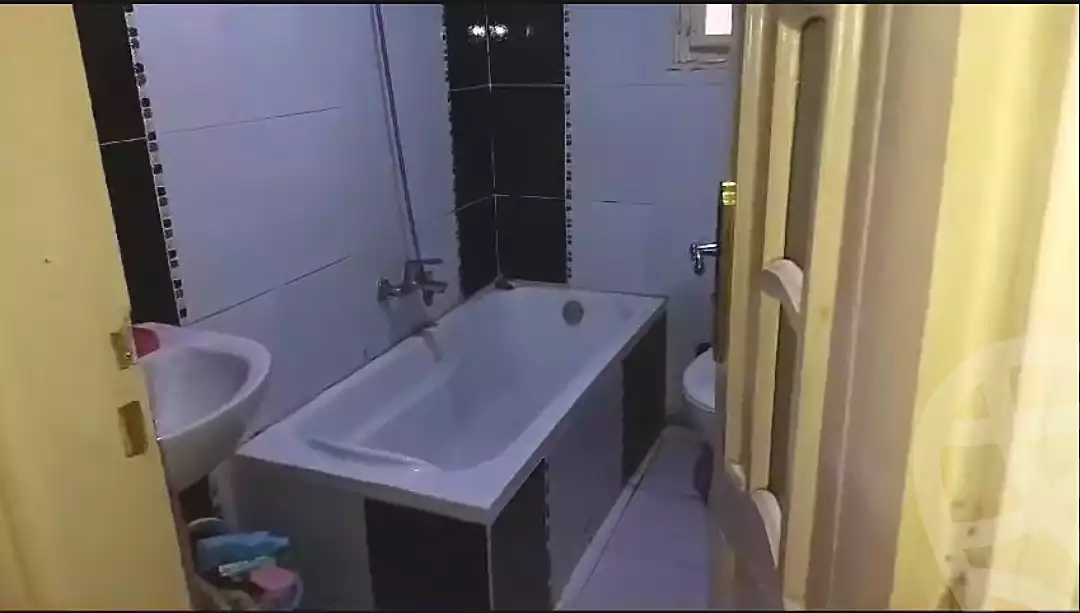 https://aqarmap.com.eg/en/listing/7097781-for-sale-cairo-nozha-2-el-khamseen-st