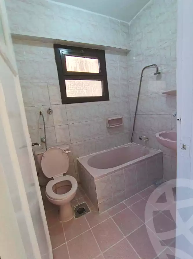 https://aqarmap.com.eg/ar/listing/7098322-for-sale-alexandria-al-agamy-shataa-el-nakheel