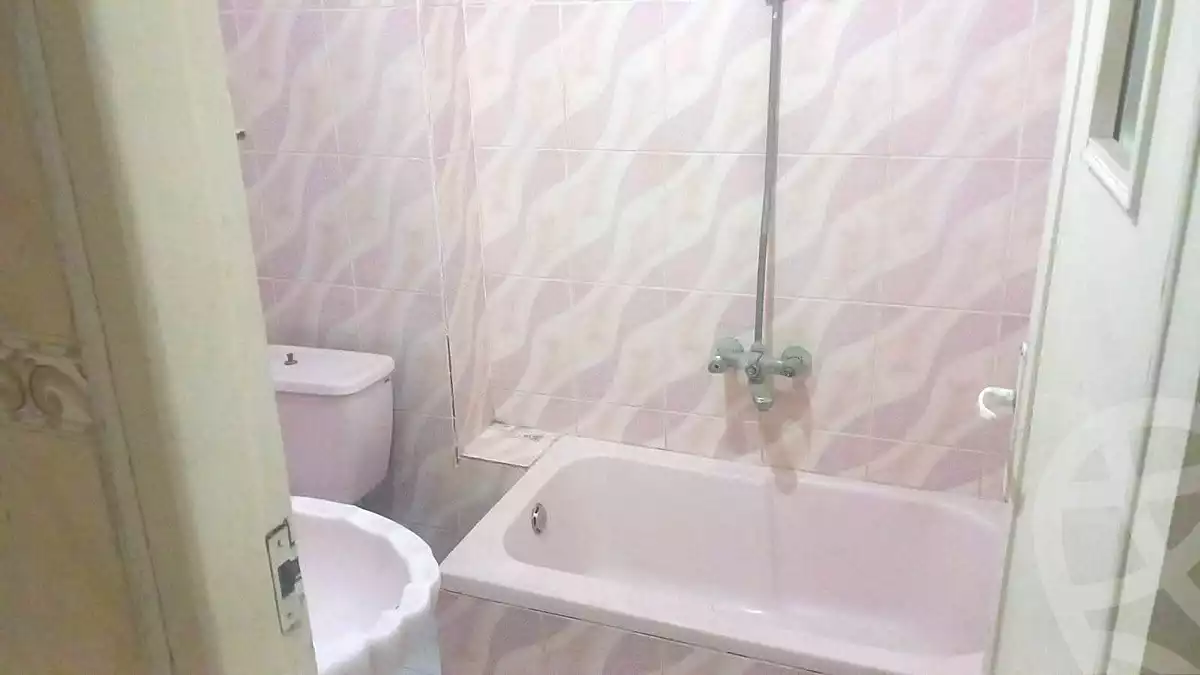 https://aqarmap.com.eg/ar/listing/7098315-for-rent-alexandria-sydy-bshr-sydy-bshr-bhry-shr-mhmwd-l-yswy