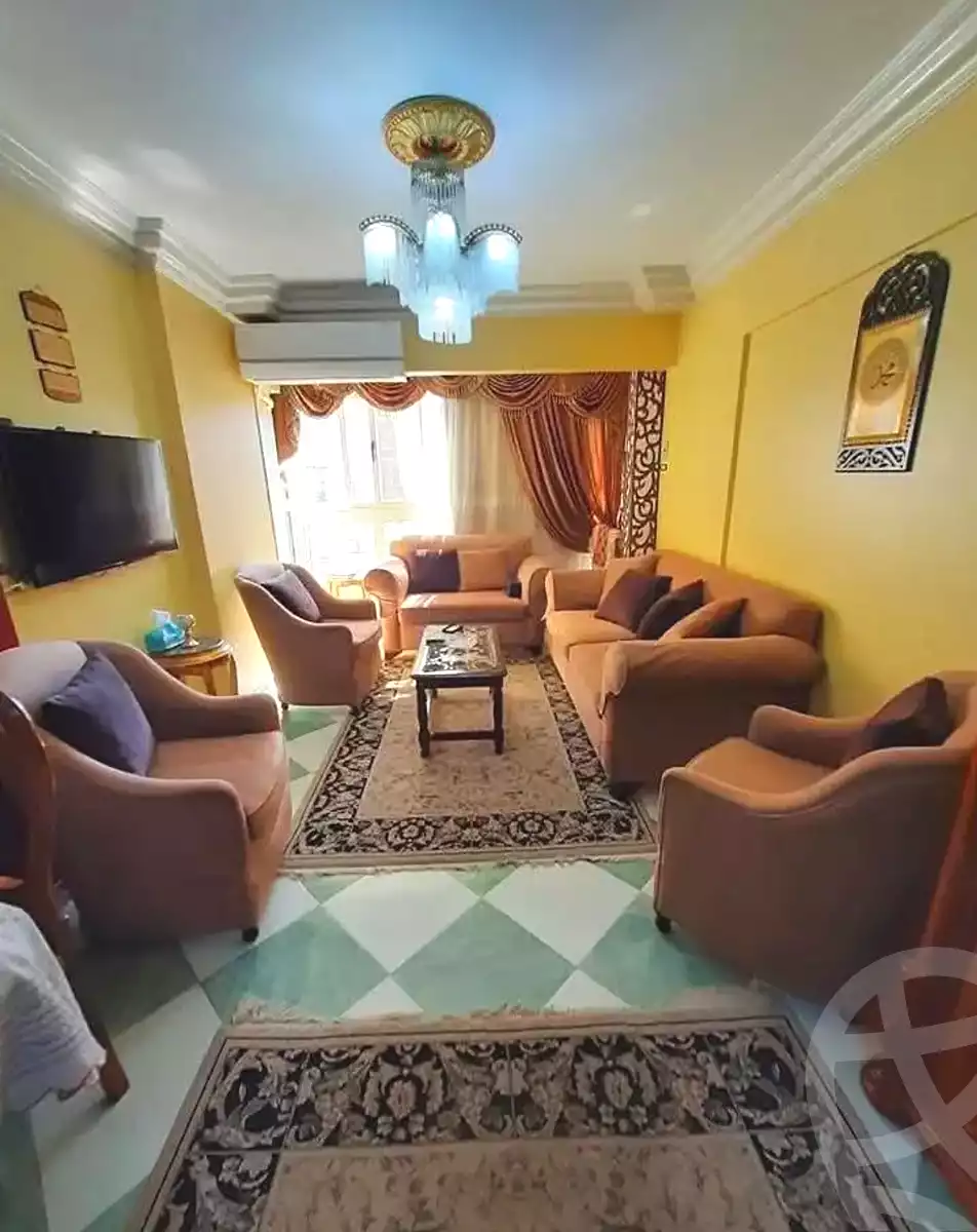 https://aqarmap.com.eg/ar/listing/7098503-for-sale-alexandria-moharram-bey-kanal-al-mahmoudeya-al-bahri-st