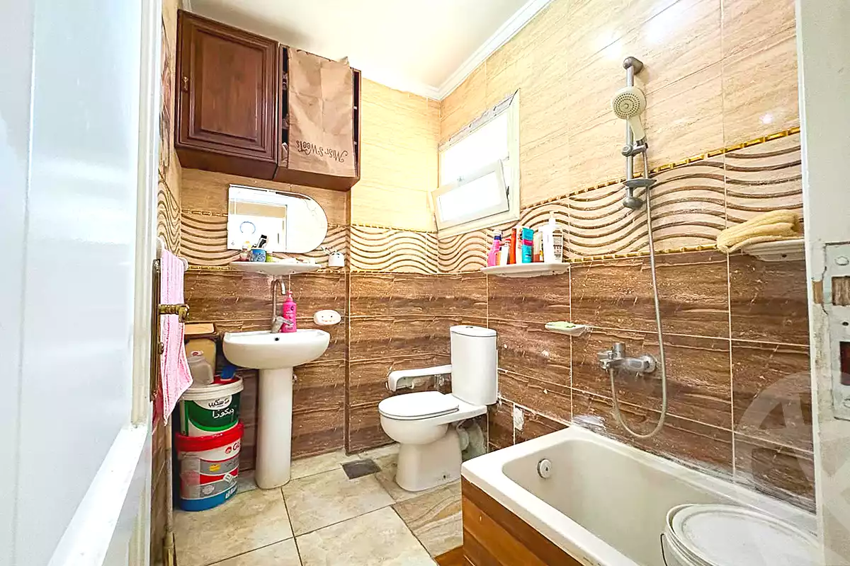 https://aqarmap.com.eg/ar/listing/7099012-for-sale-alexandria-moharram-bey-moharram-bek-st