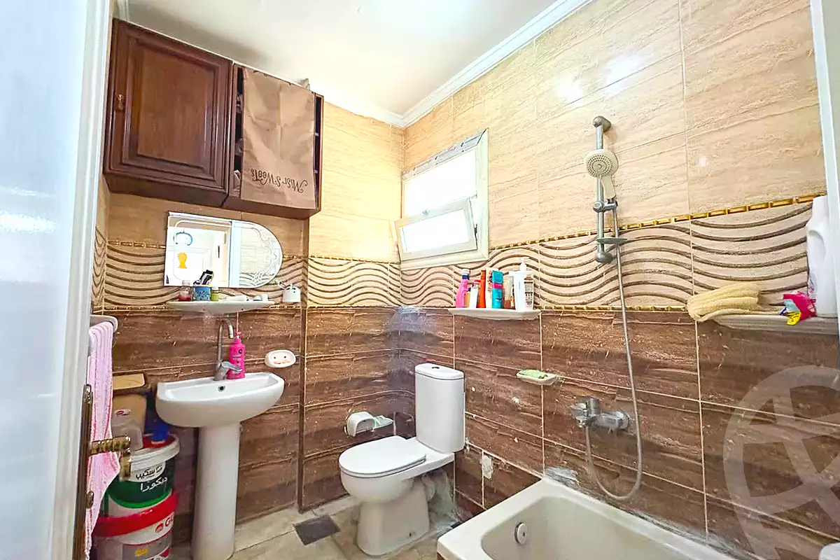 https://aqarmap.com.eg/ar/listing/7099012-for-sale-alexandria-moharram-bey-moharram-bek-st