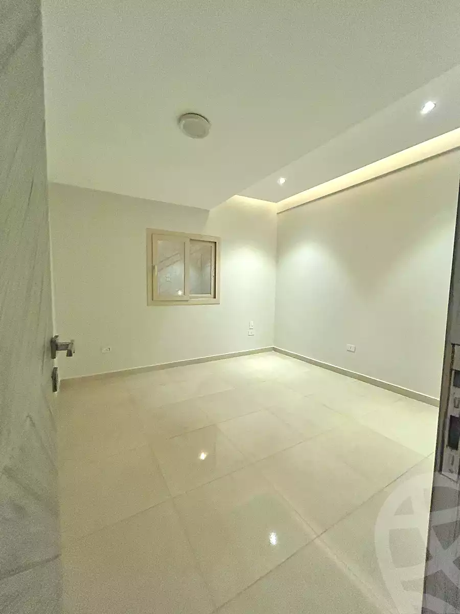 https://aqarmap.com.eg/ar/listing/7099217-for-sale-cairo-new-cairo-ganob-el-akadamiya-south-academy-h-amr-ibn-el-ass-st