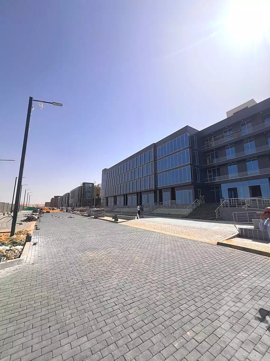 https://aqarmap.com.eg/ar/listing/7099676-for-sale-cairo-new-administrative-capital-r7-de-joya-strip-mall-3-taj-misr