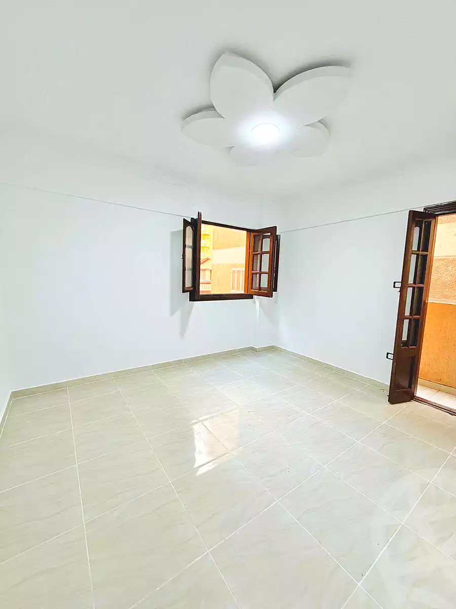 https://aqarmap.com.eg/ar/listing/7100133-for-sale-alexandria-al-agamy-shataa-el-nakheel