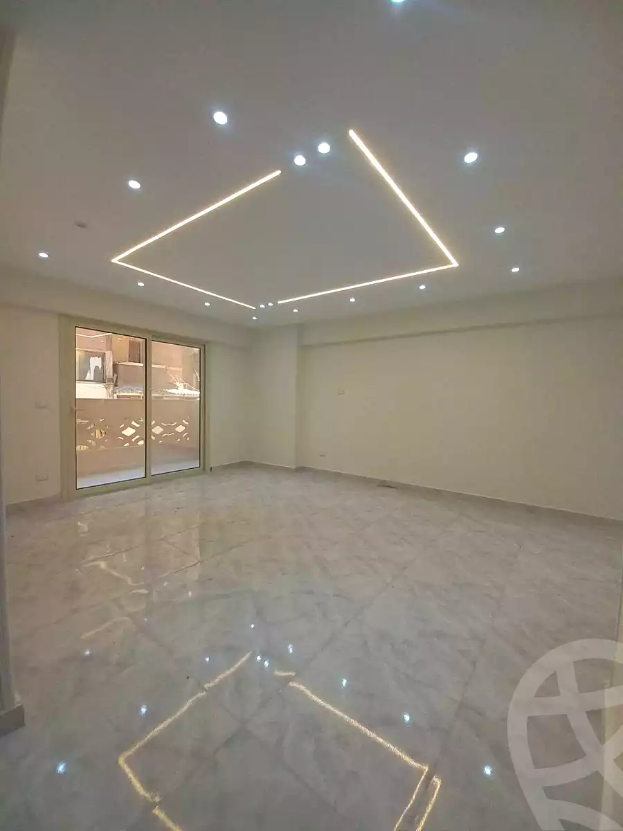 https://aqarmap.com.eg/ar/listing/7100501-for-sale-alexandria-sydy-bshr-sydy-bshr-bhry-shr-mhmd-njyb