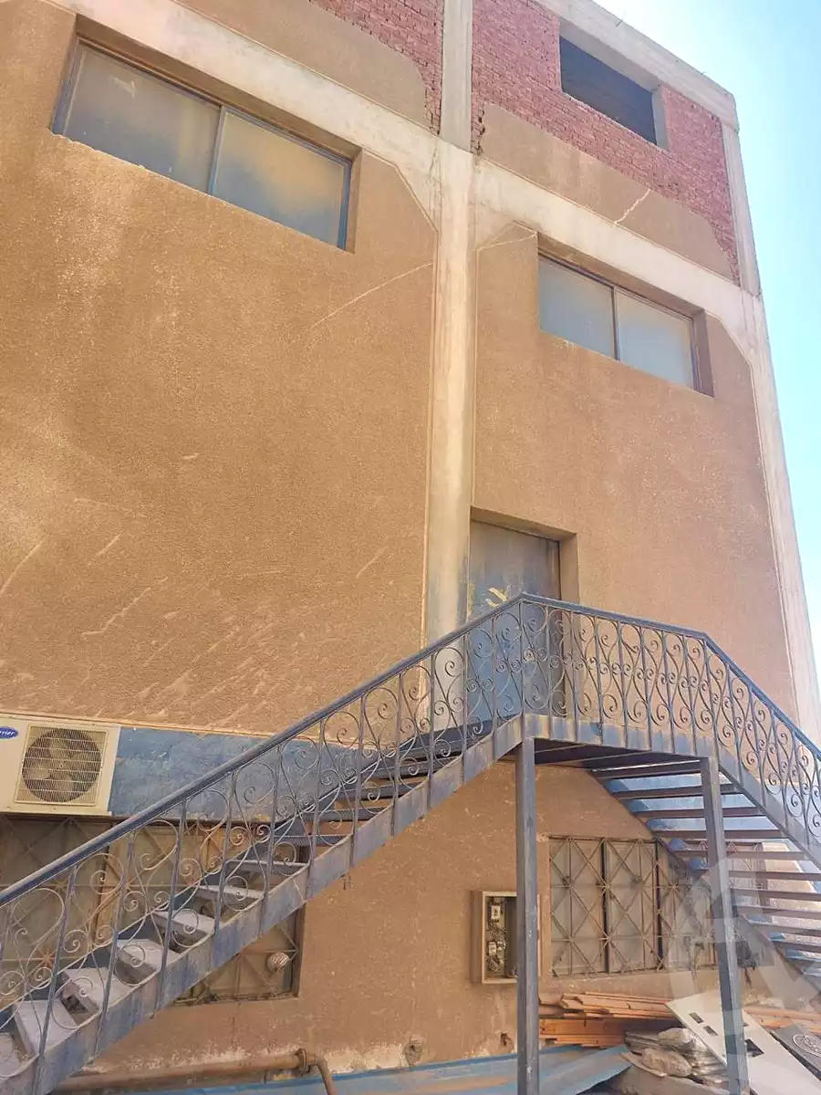 https://aqarmap.com.eg/ar/listing/7103429-for-sale-cairo-6th-of-october-el-mantqa-el-snaaaya-industrial-zone-1