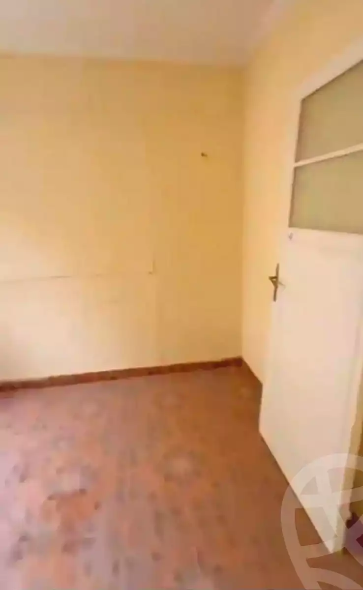 https://aqarmap.com.eg/ar/listing/7104068-for-rent-alexandria-ganaklis-shr-mrtdy-bsh
