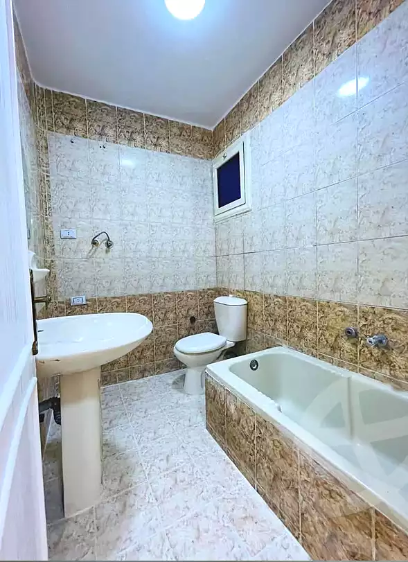 https://aqarmap.com.eg/ar/listing/7104100-for-sale-alexandria-al-agamy-shataa-el-nakheel