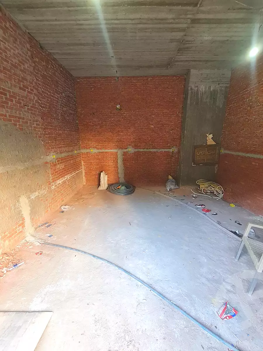 https://aqarmap.com.eg/ar/listing/7093608-for-rent-alexandria-moharram-bey-grin-st