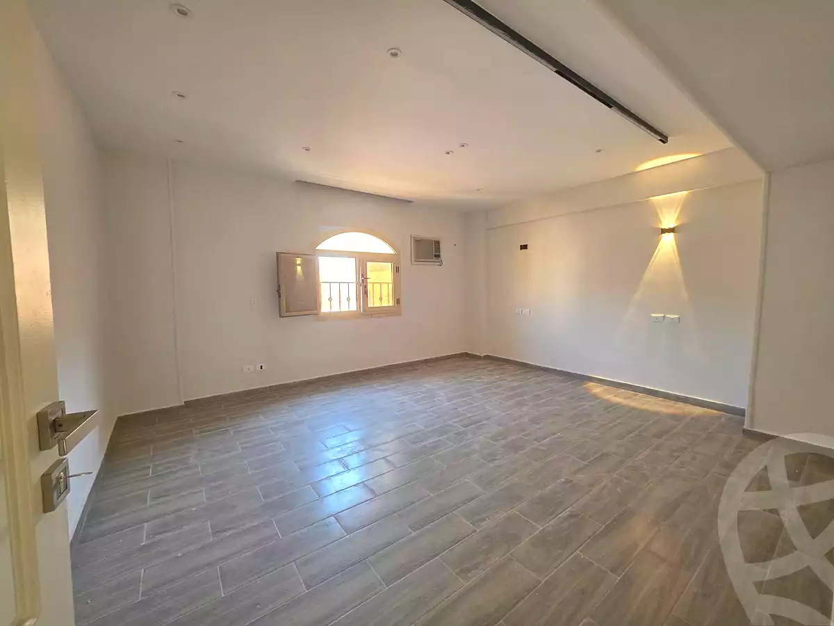 https://aqarmap.com.eg/ar/listing/7108835-for-rent-cairo-new-cairo-ganob-el-akadamiya-south-academy-b-taha-hussein-st