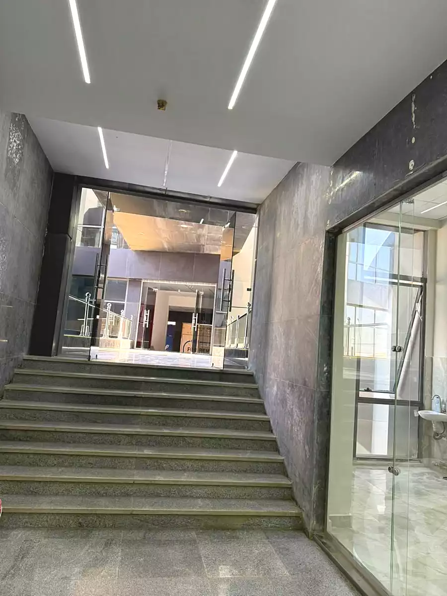 https://aqarmap.com.eg/ar/listing/7108851-for-rent-cairo-new-cairo-compounds-flyw-mwl-2-lwtny-l-qry