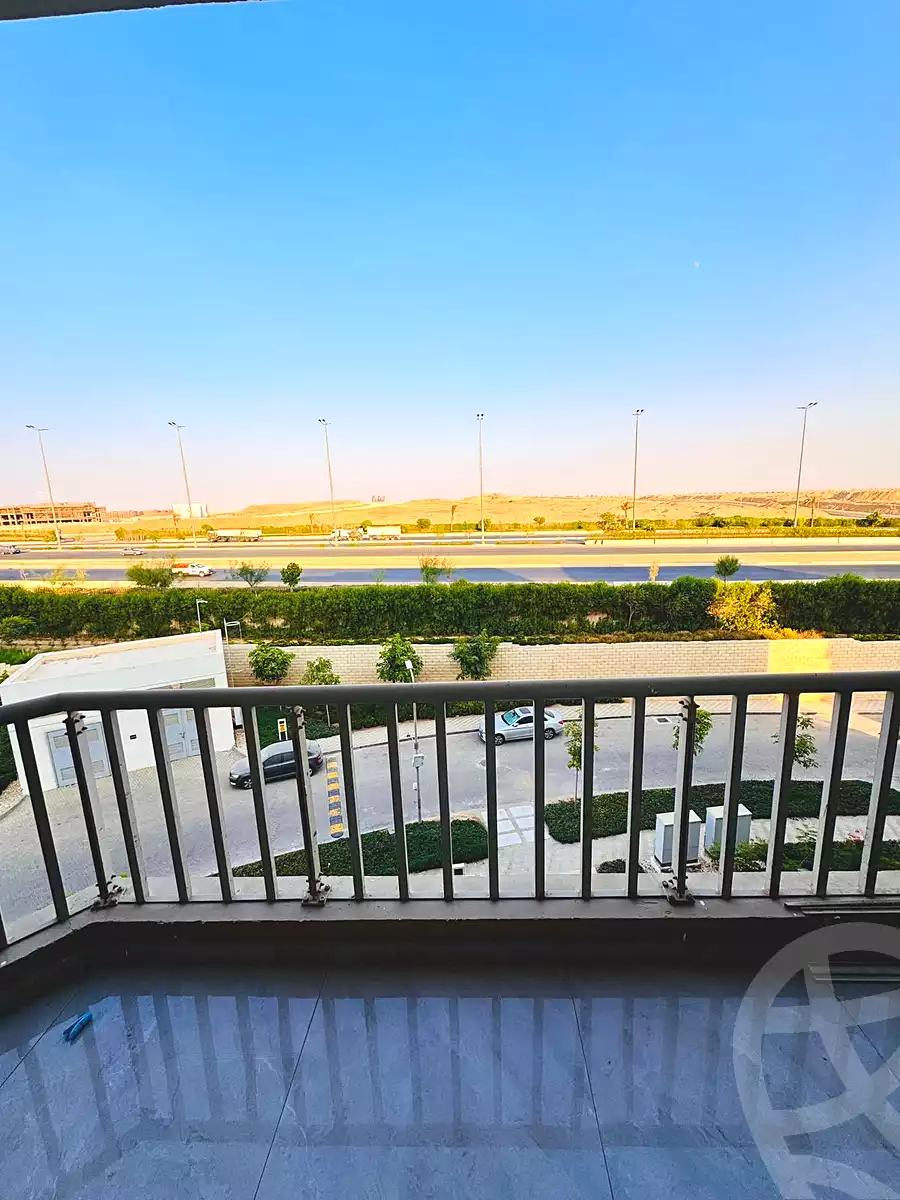 https://aqarmap.com.eg/ar/listing/7108875-for-rent-cairo-new-cairo-compounds-hyde-park-business-district