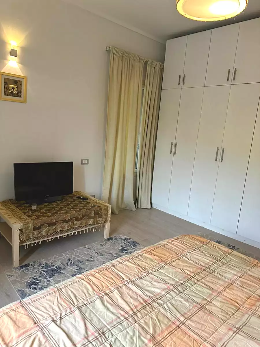 https://aqarmap.com.eg/ar/listing/7109538-for-rent-cairo-new-cairo-compounds-kmbwnd-dh-fyldj-blm-hylz